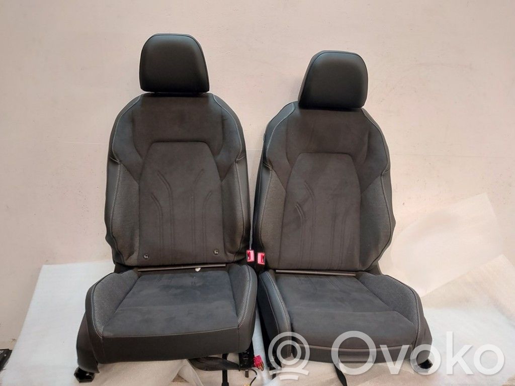 Volkswagen Golf VIII Juego interior