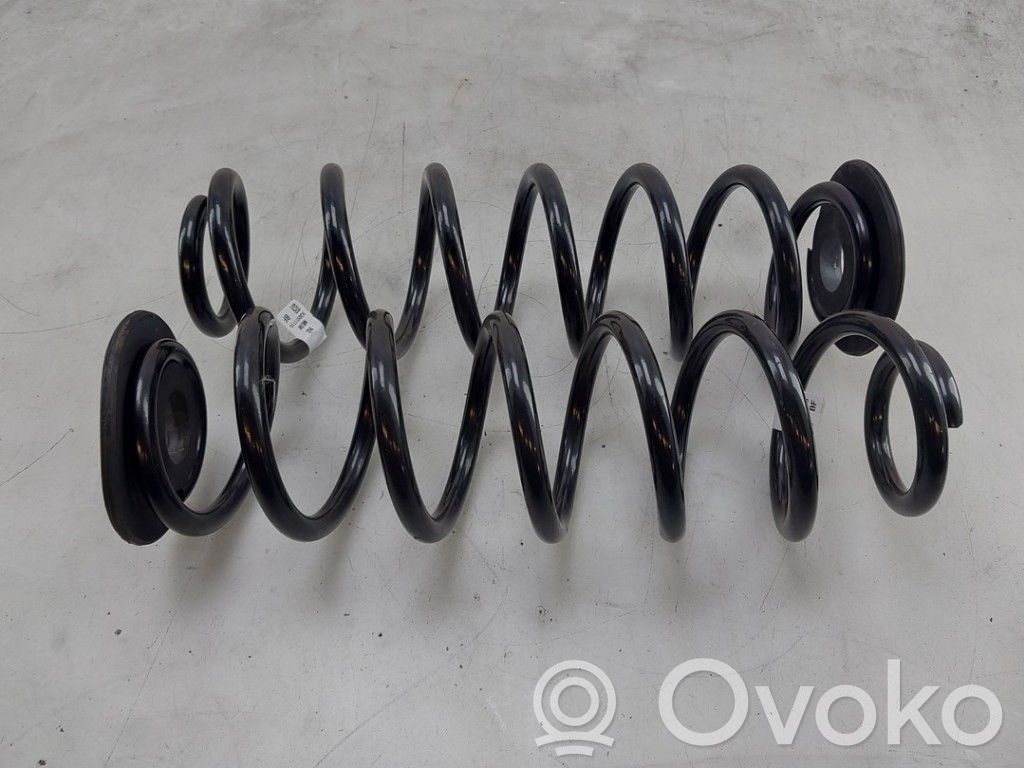 Volkswagen Golf VIII Arc elicoidal spate 