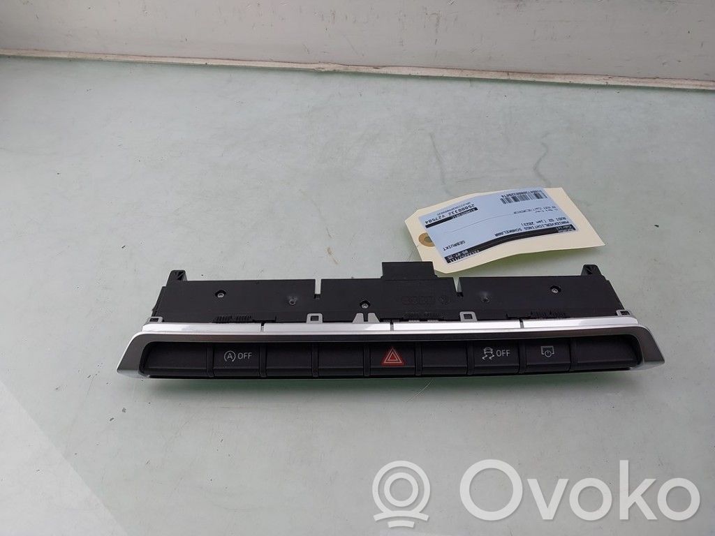 Audi Q2 - Hazard light switch 