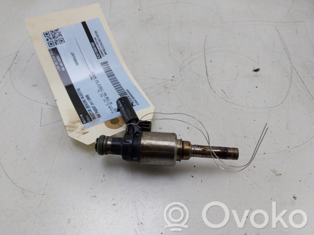 Volkswagen PASSAT B6 Wtryskiwacz paliwa 