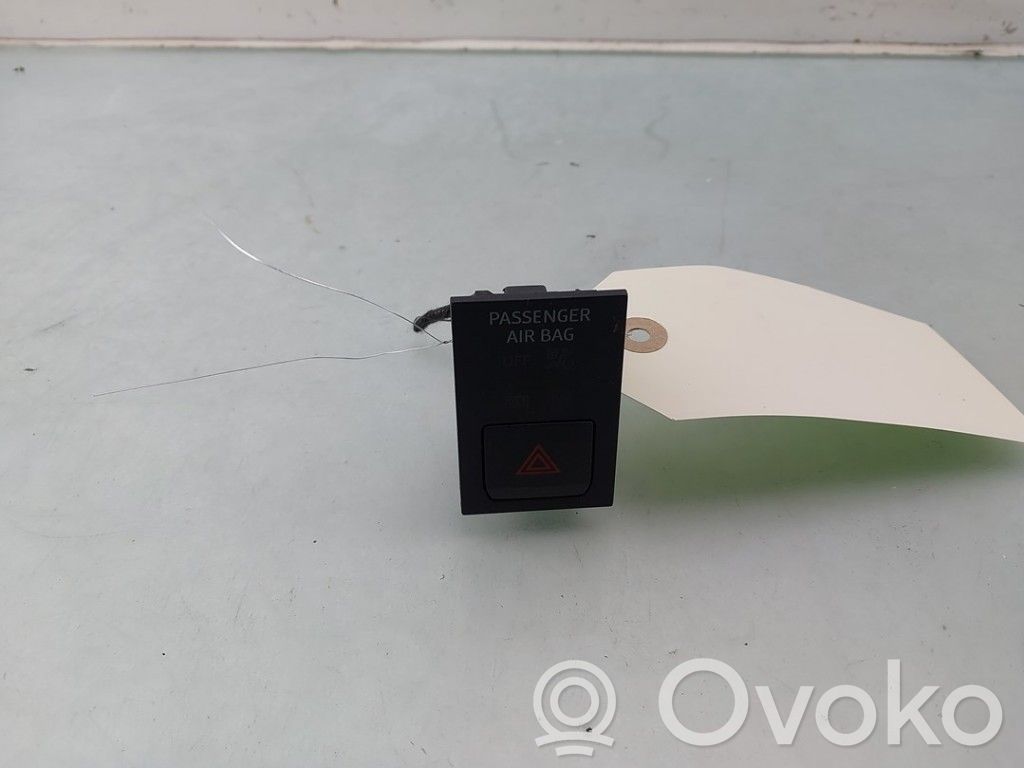 Seat Tarraco Botón interruptor de luz de peligro 
