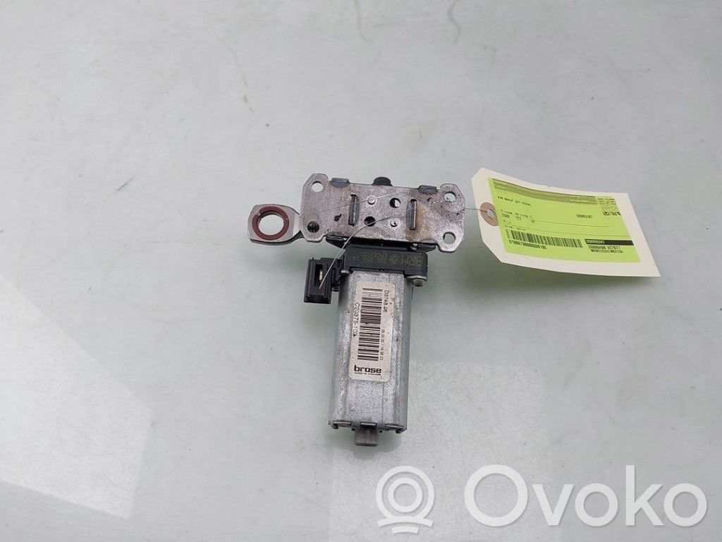 Volkswagen Golf VIII Motorino di regolazione del sedile