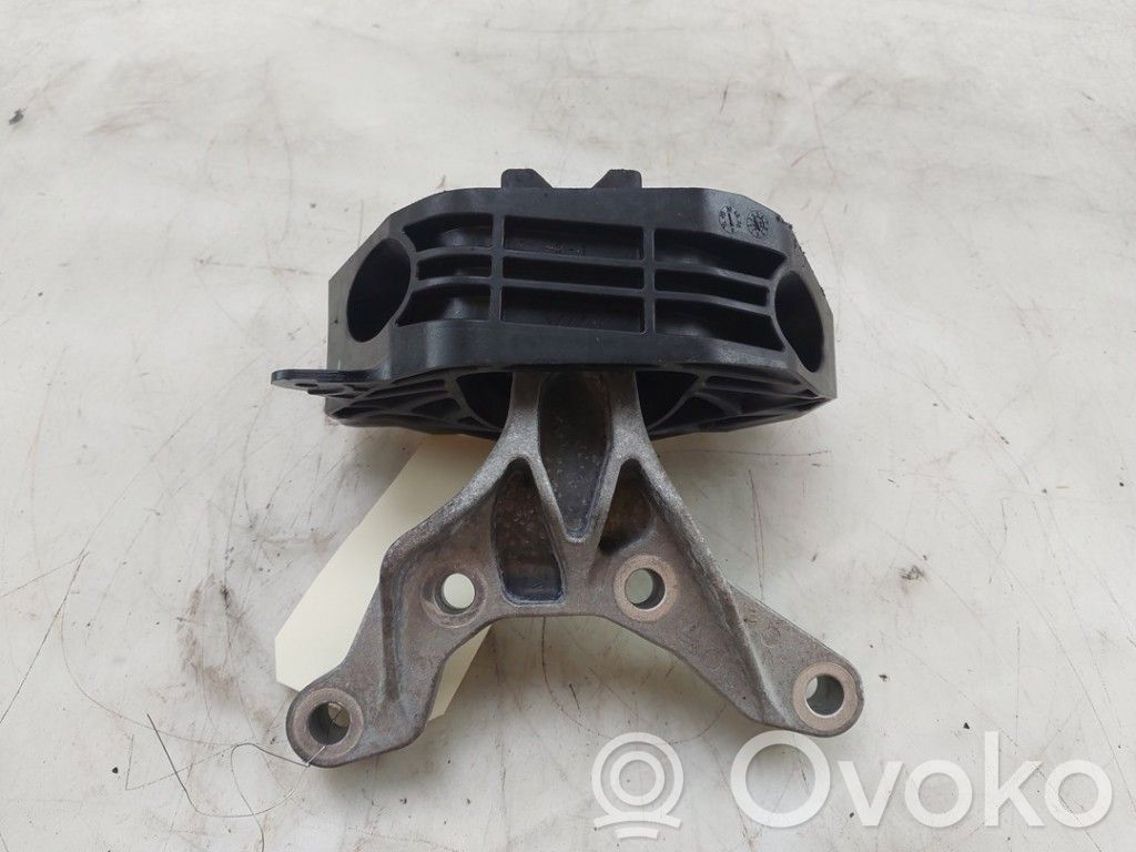 Opel Mokka B Engine mount bracket 