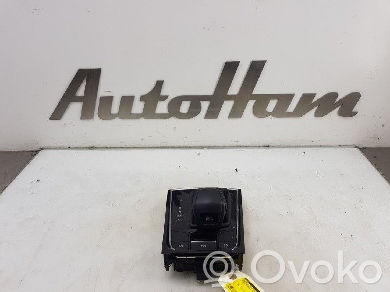 Skoda Kodiaq Vaihdevivun/vaihtajan verhoilu nahka/nuppi