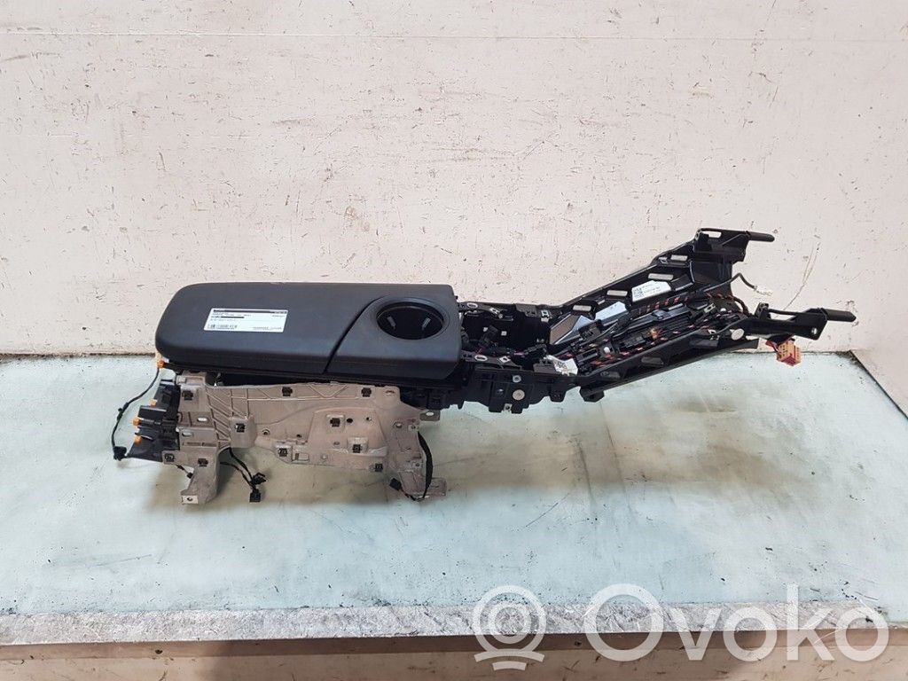 Porsche Taycan 9J1 Reposabrazos 