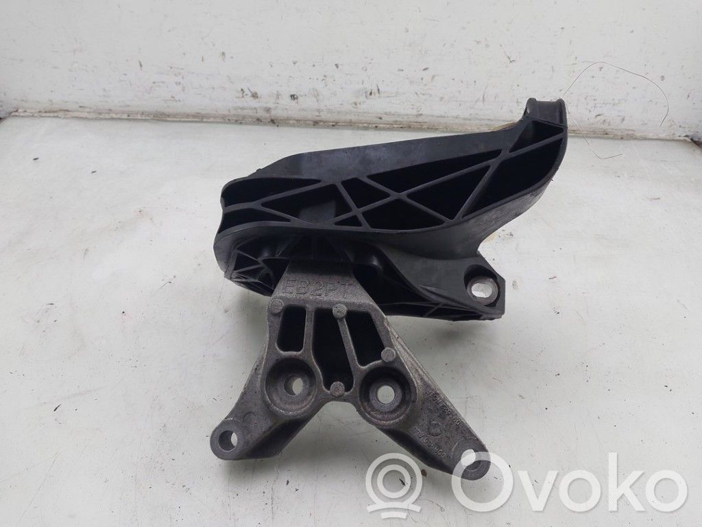 Peugeot 5008 II Engine mount bracket 