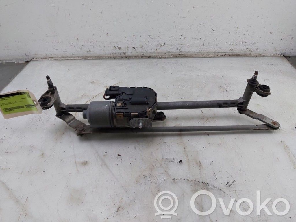 Volkswagen Golf V Tringlerie et moteur d'essuie-glace avant