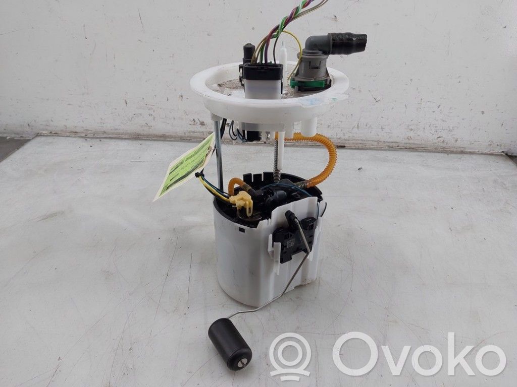 Volvo XC40 Bomba interna de combustible 
