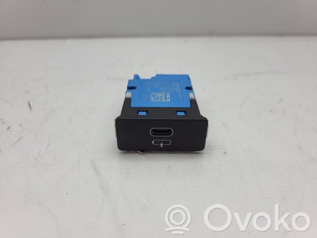 BMW 3 G20 G21 Enchufe conector entrada auxiliar 