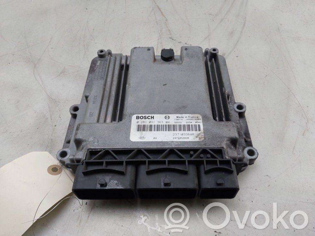 Opel Vivaro Engine control unit/module 
