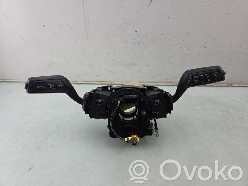 Ford Fiesta Pulsanti/interruttori sul volante 