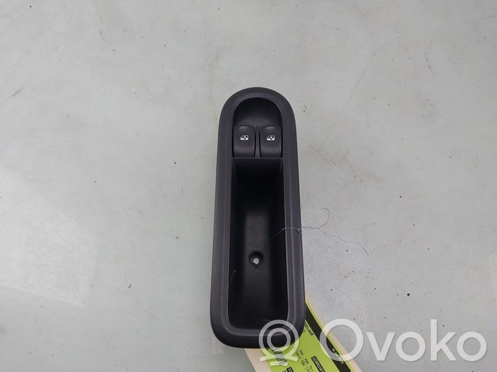Renault Twingo II Elektrisko logu slēdzis 