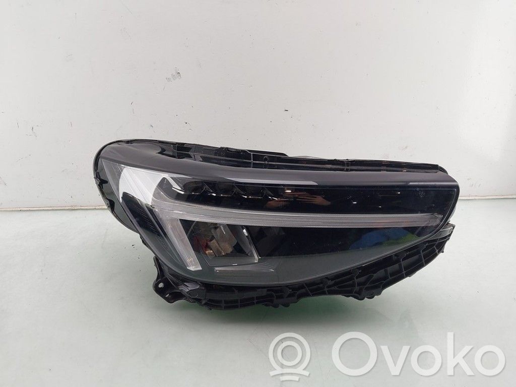 Volvo EX40 Scheinwerfer 