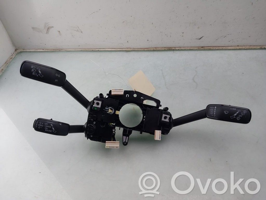 Skoda Elroq Butoane/comutatoare pe volan 