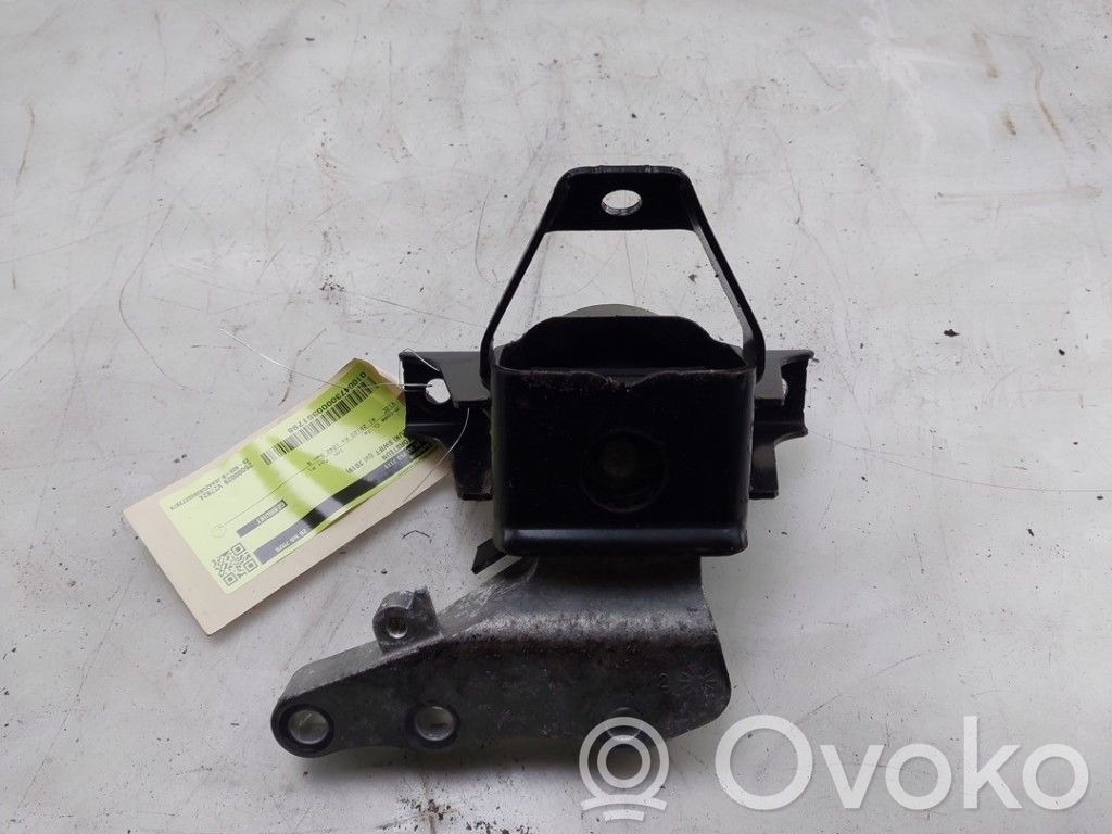 Suzuki Swift III Wspornik / Mocowanie silnika 