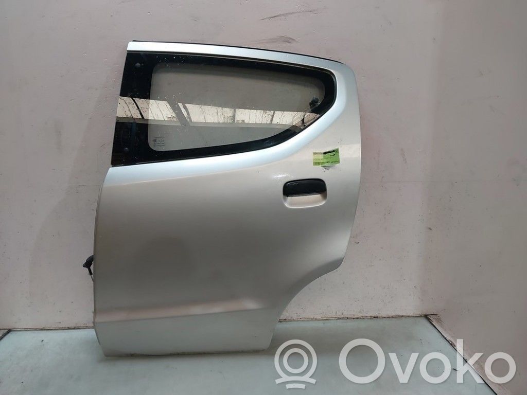 Suzuki Alto Puerta trasera 