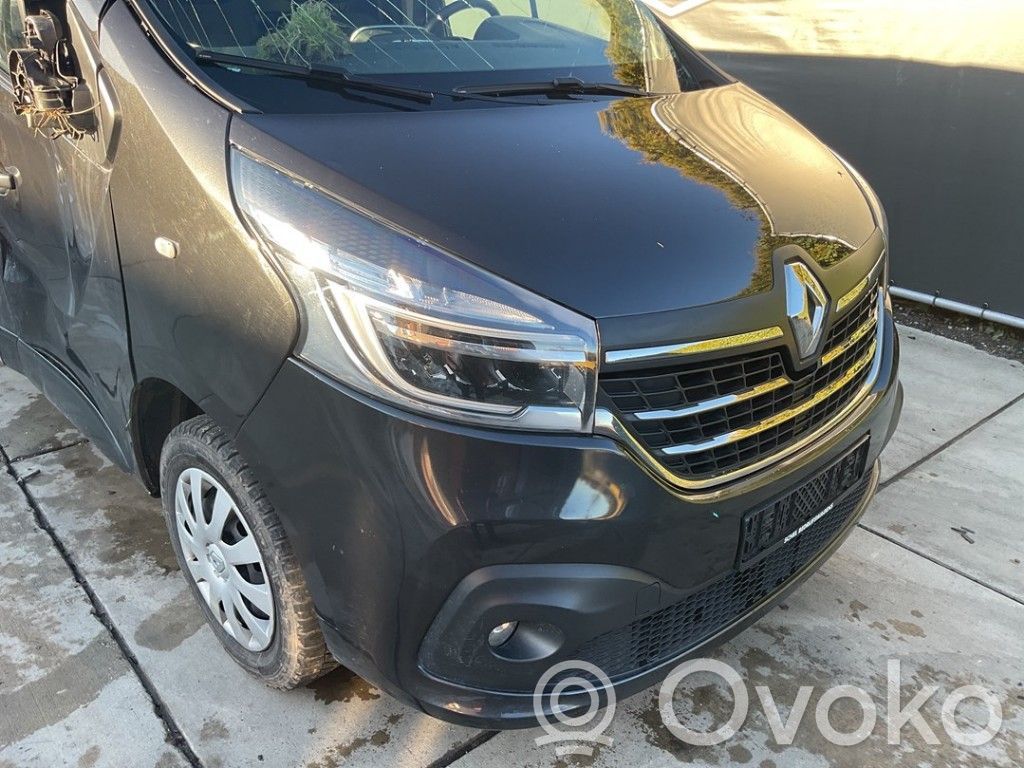 Renault Trafic III (X82) Zderzak przedni 