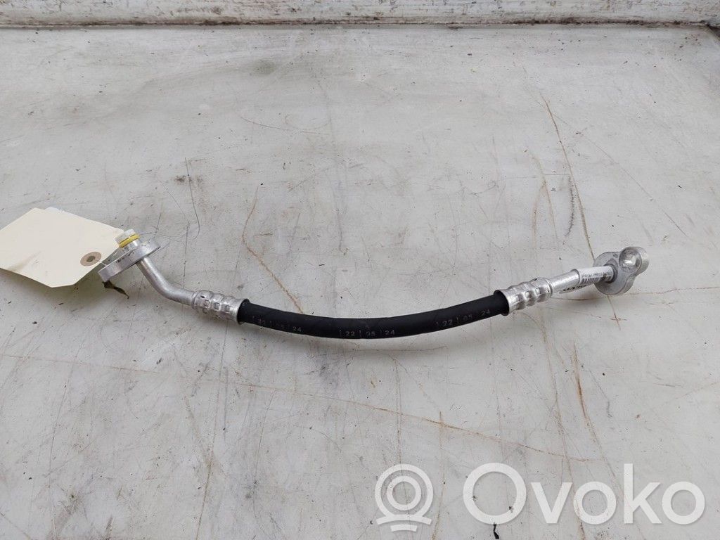 Volvo EX40 Ilmastointilaitteen putki (A/C)