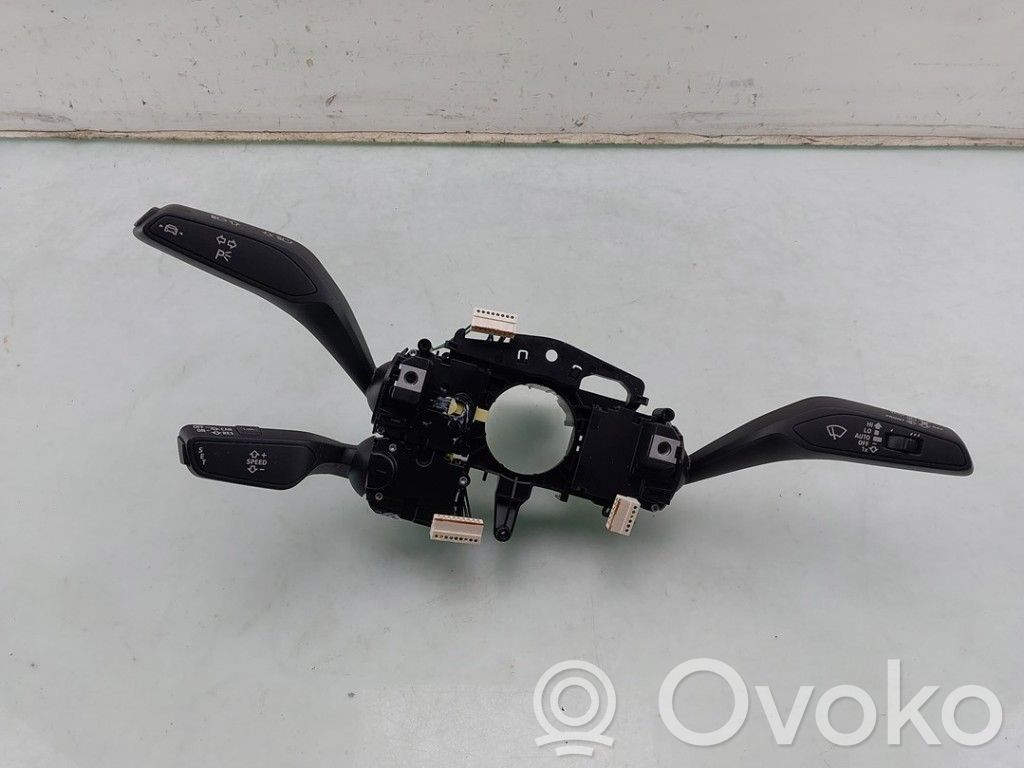 Audi A3 8Y Interruptores/botones de la columna de dirección 