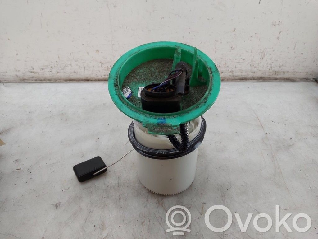 Volkswagen Golf VII Pompă combustibil în rezervor 