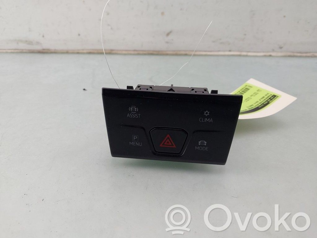 Volkswagen Golf VIII Przycisk świateł awaryjnych 