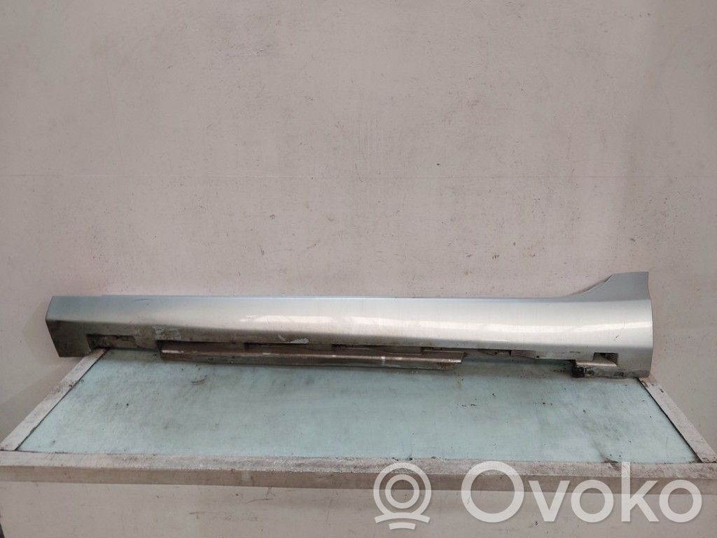 Volvo V40 Kynnys 