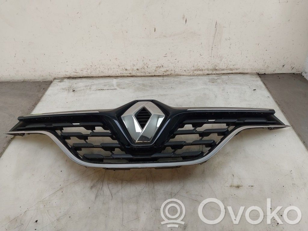 Renault Captur Front grill 