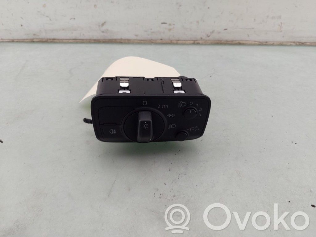 Audi Q2 - Light switch 