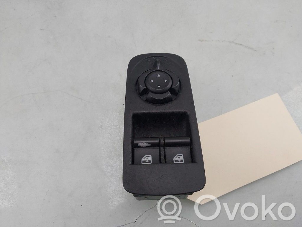 Alfa Romeo Mito Electric window control switch 