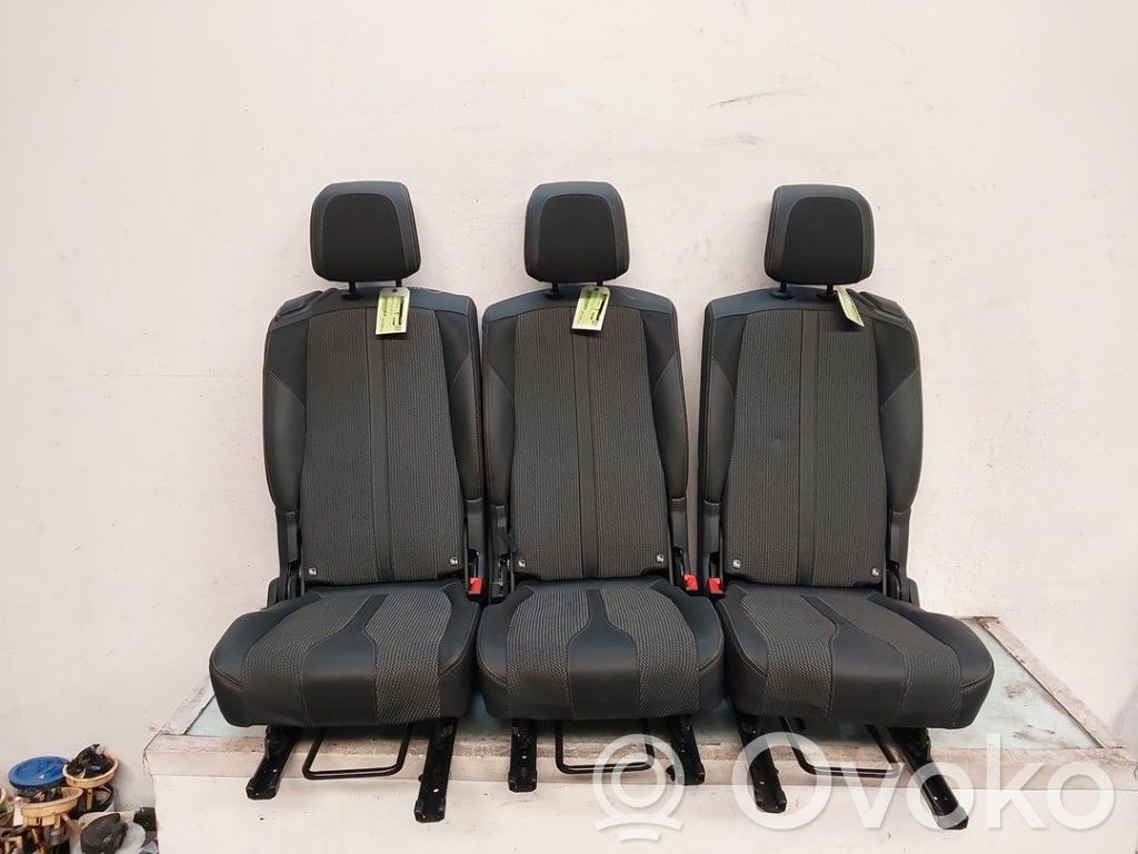 Peugeot 5008 II Kanapa tylna / Fotel drugiego rzędu 