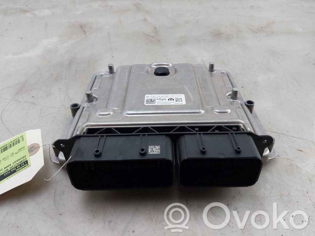 Peugeot 5008 II Engine control unit/module 