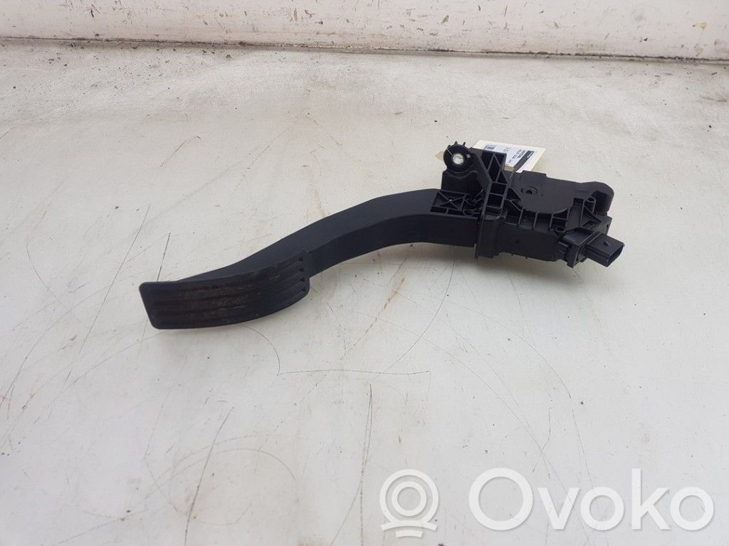 Volvo XC40 Pedală accelerație
