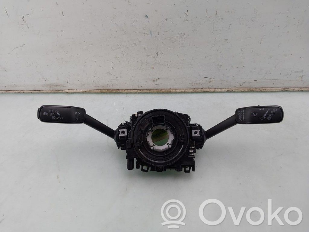 Volkswagen Golf VII Boutons / interrupteurs volant