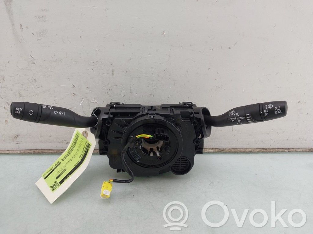 Opel Corsa F Butoane/comutatoare pe volan