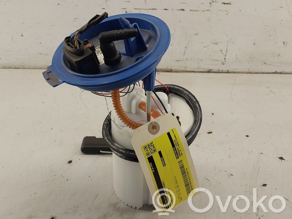 Volkswagen Polo VI Pompa carburante immersa