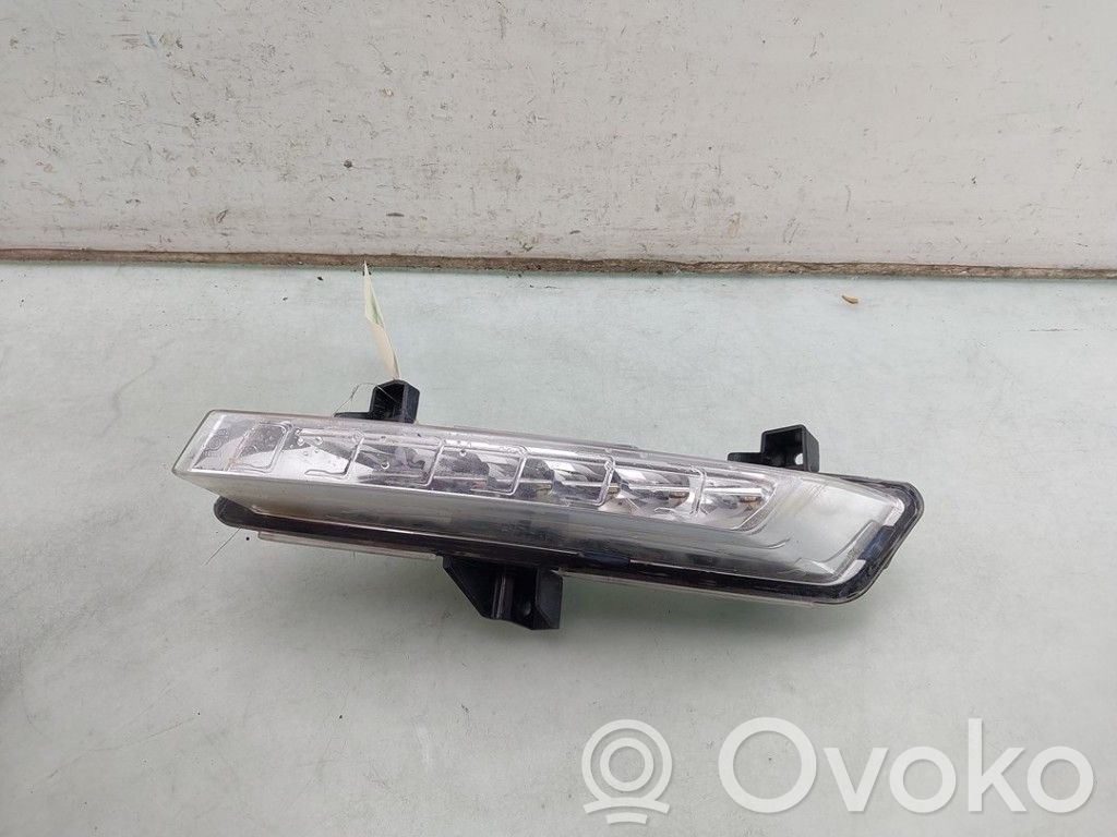 Renault Clio IV Priekinio žibinto detalė