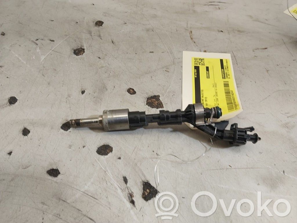 Volvo V60 Polttoainesuutin