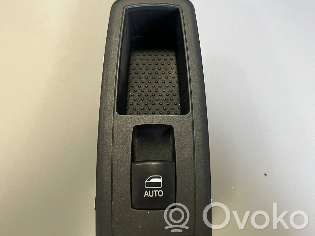 Jeep Grand Cherokee Electric window control switch 