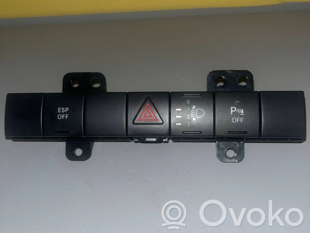 Chrysler Sebring (JS) Hazard light switch 