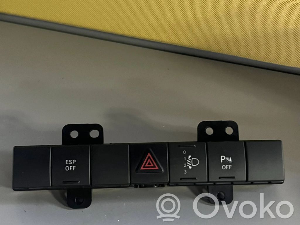Chrysler Sebring (JS) Hazard light switch 