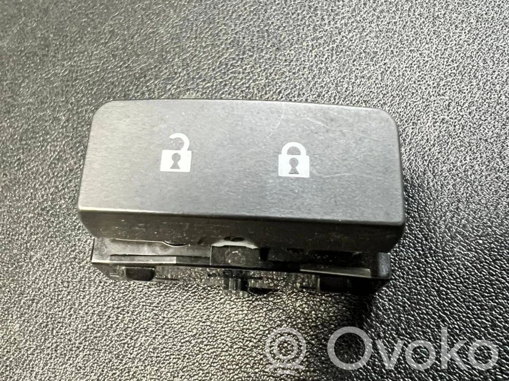 Chevrolet Camaro Central locking switch button 