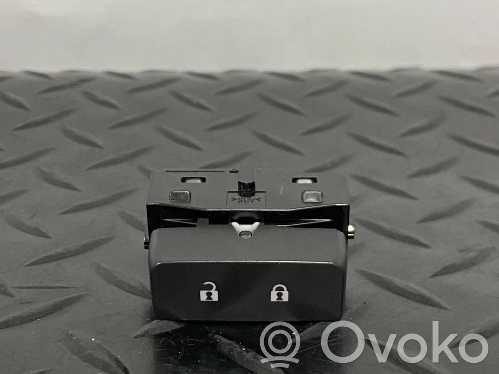 Chevrolet Camaro Central locking switch button 
