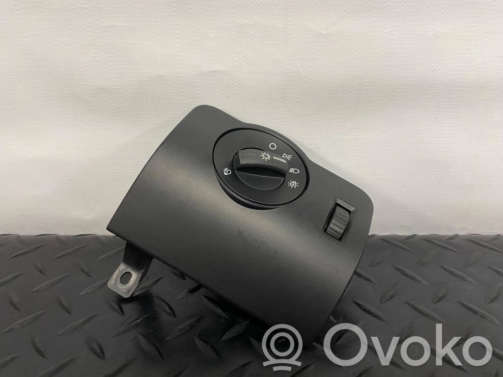 Light switch   13D061