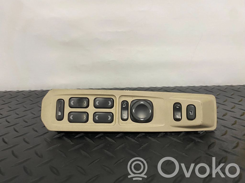 Cadillac SRX Electric window control switch 