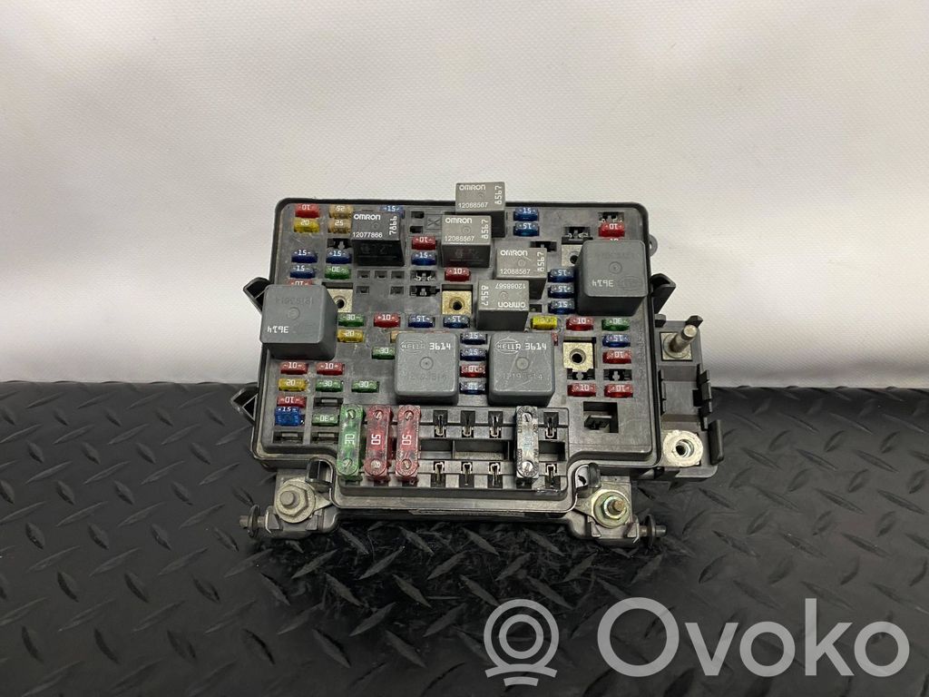 Chevrolet Tahoe Sulakemoduuli 