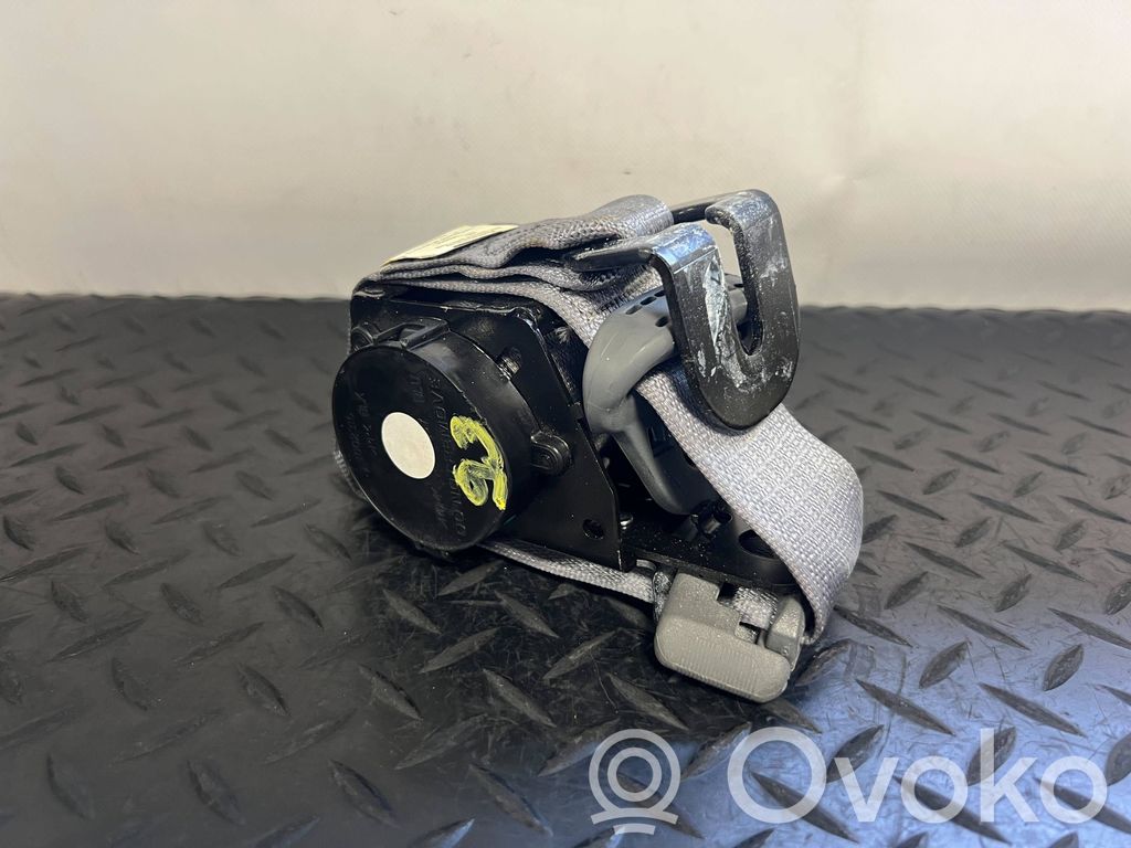 Rear seatbelt   P1CL92BD5AB