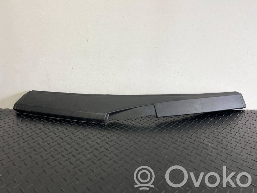 Tailgate/trunk spoiler   51928