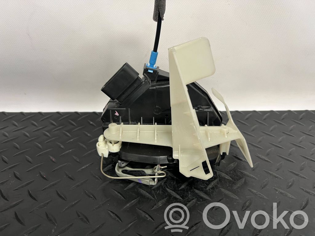 Ford Mustang VI Front door lock 