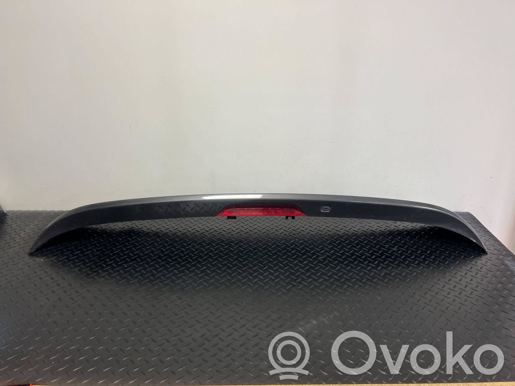 Tailgate/trunk spoiler   05182674A