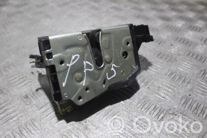BMW 3 E46 Priekinė durų spyna 